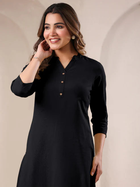 Saheli Black Cotton Solid Straight Kurta