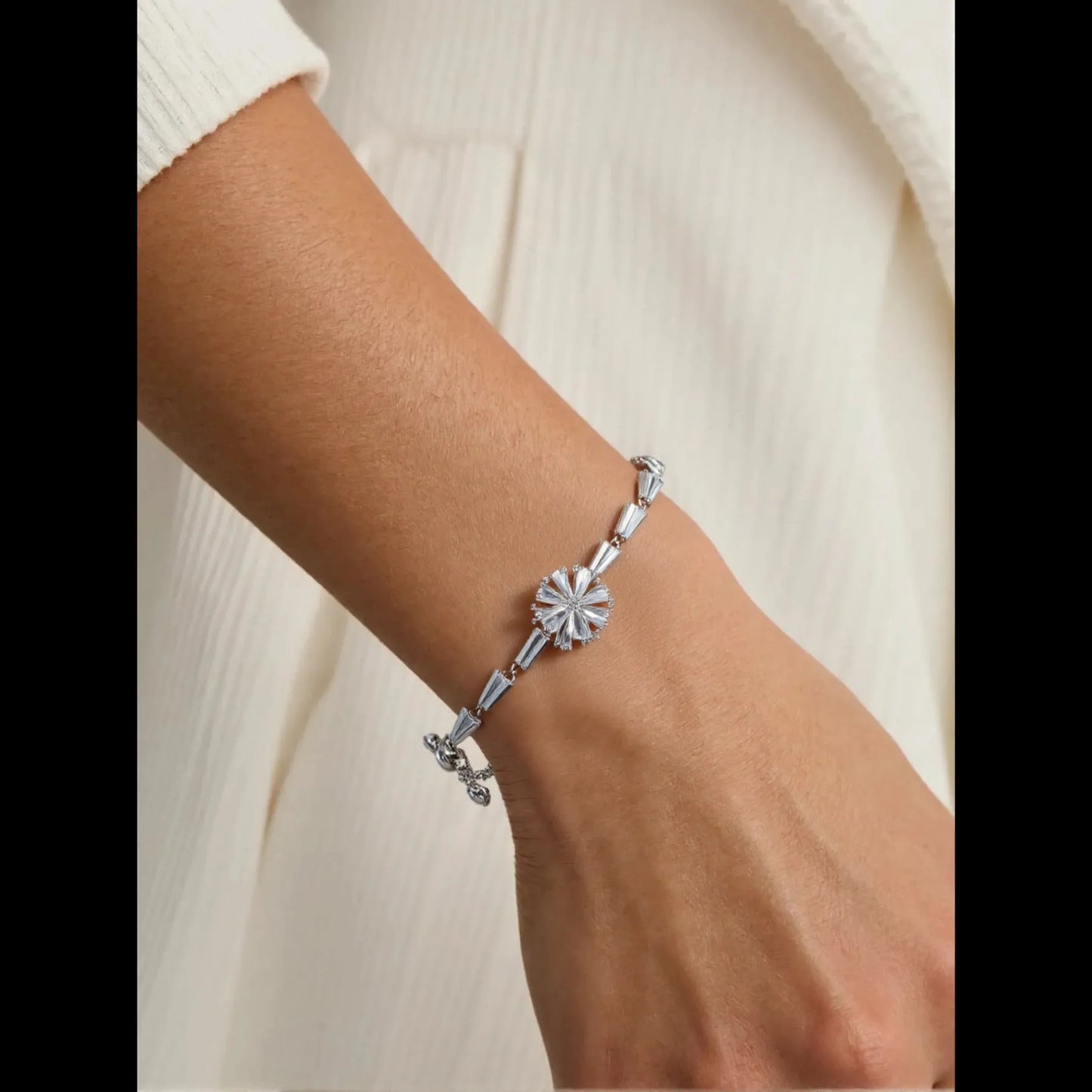 Saheli Korean Gold/Rosegold/Silver Plated Floral Design Baguette Adjustable Bracelet