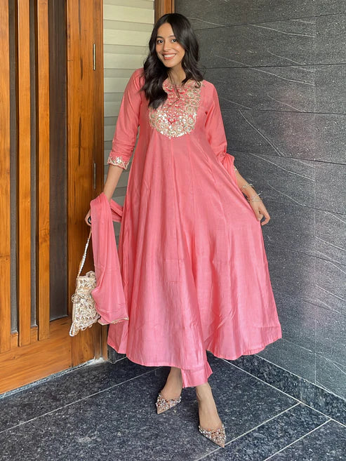 Saheli Women's Light Pink Chanderi Silk Zari Yoke Embroidered Anarkali Kurta Set