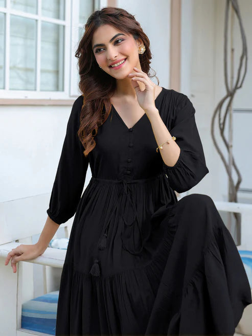 Saheli Black Rayon Solid Tiered Dress