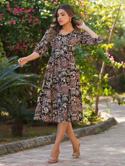 Saheli Black Pure Cotton Floral Printed A-line Dress