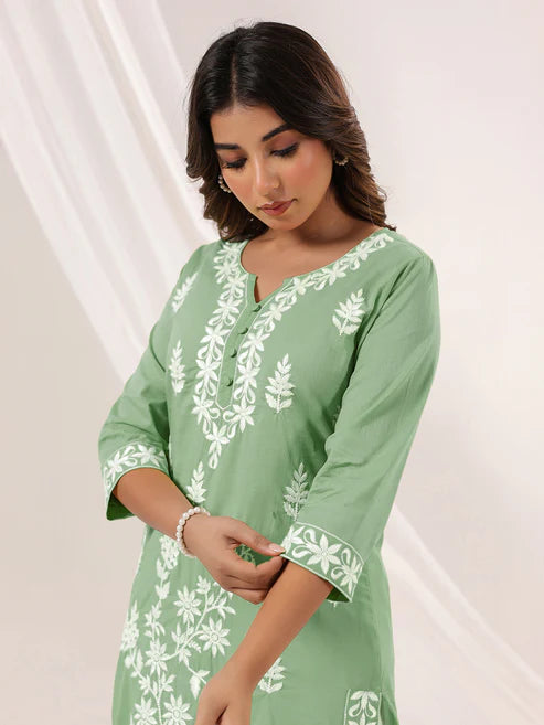 Saheli Women's Light Green Pure Cotton Embroidered Straight Kurta