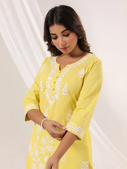 Saheli Women's Yellow Pure Cotton Embroidered Straight Kurta