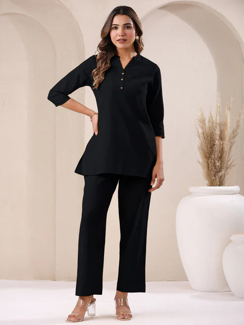 Saheli Black Cotton Solid Straight Pant