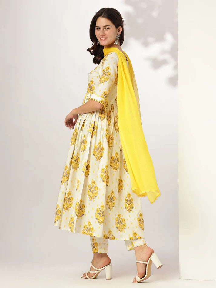 Saheli Women's Off White Pure Cotton Floral Printed A-line Kurta Set