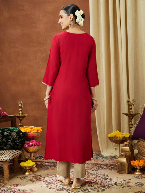 Saheli Women's Maroon Silk Blend Yoke Embroidered Straight Kurta