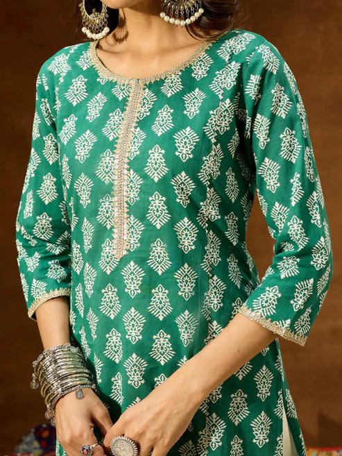 Saheli Women's Green Pure Cotton Ethnic Motifs Printed Straight Kurta