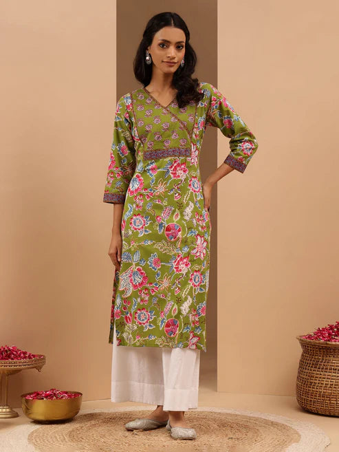 Saheli Women's Green Pure Cotton Floral Printed Straight Kurta
