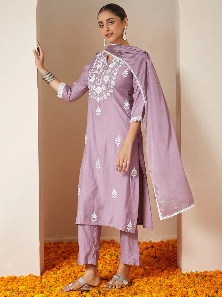 Saheli Women's Lavender Silk Blend Embroidered Straight Kurta Set