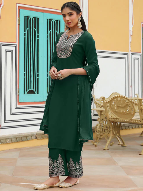 Saheli Women's Dark Green Chanderi Silk Zari Embroidered Straight Kurta Set