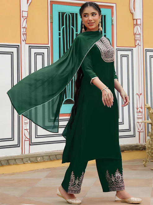 Saheli Women's Dark Green Chanderi Silk Zari Embroidered Straight Kurta Set