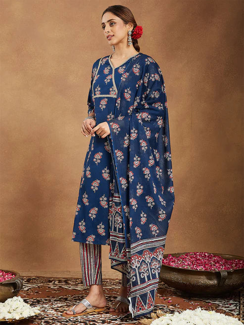 Saheli Women's Blue Pure Cotton Floral Printed Straight Kurta Set