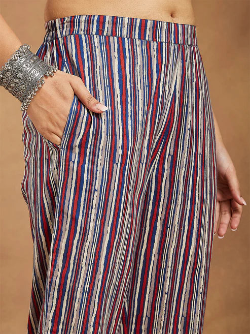 Saheli Women's Blue Pure Cotton Floral Printed Straight Kurta Set