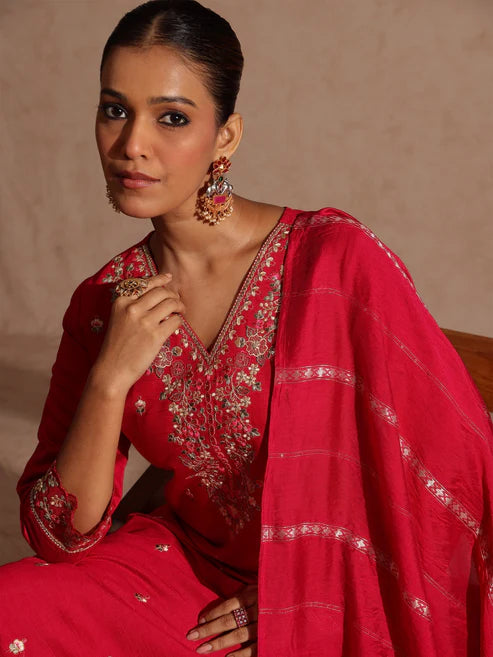 Saheli Women's Pink Silk Blend Embroidered Straight Kurta Set