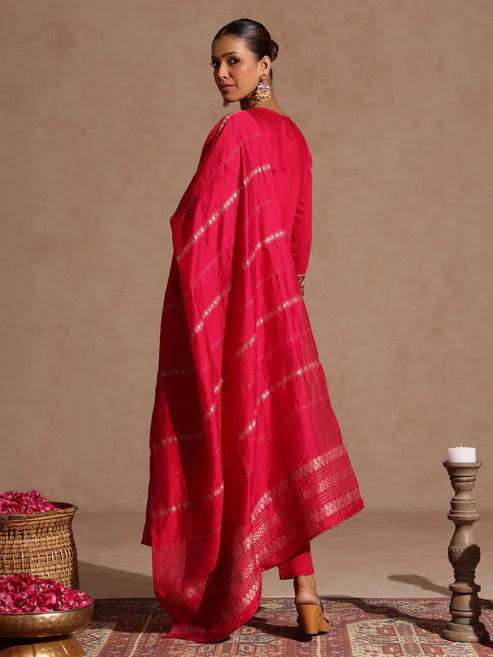 Saheli Women's Pink Silk Blend Embroidered Straight Kurta Set