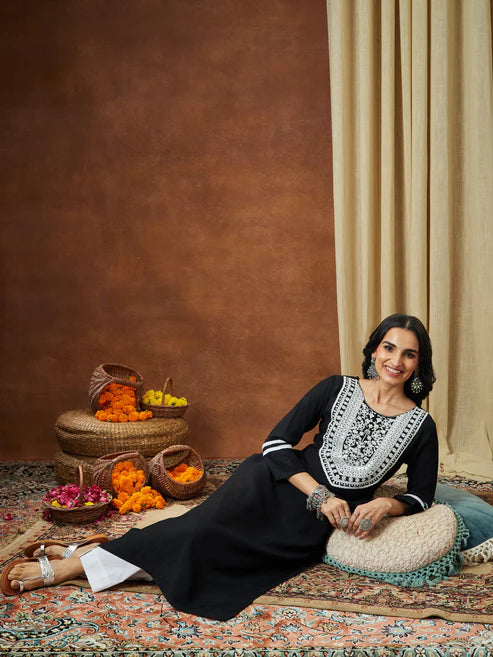 Saheli Women's Black Silk Blend Embroidered Straight Kurta
