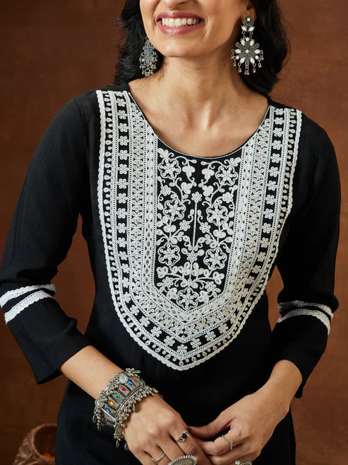 Saheli Women's Black Silk Blend Embroidered Straight Kurta