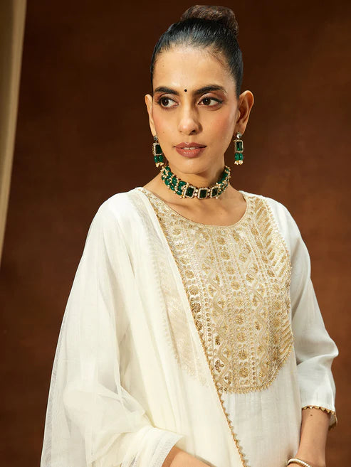 Saheli Women's Off White Silk Blend Zari Yoke Embroidered Straight Kurta Set