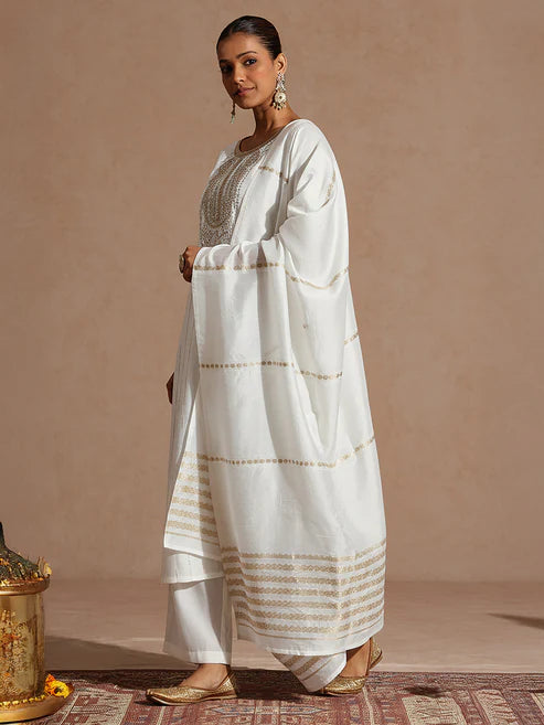 Saheli Women's Off White Silk Blend Embellished Zari Embroidered Straight Kurta Set